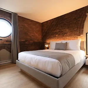 Le 31 Mcmahon Apartment